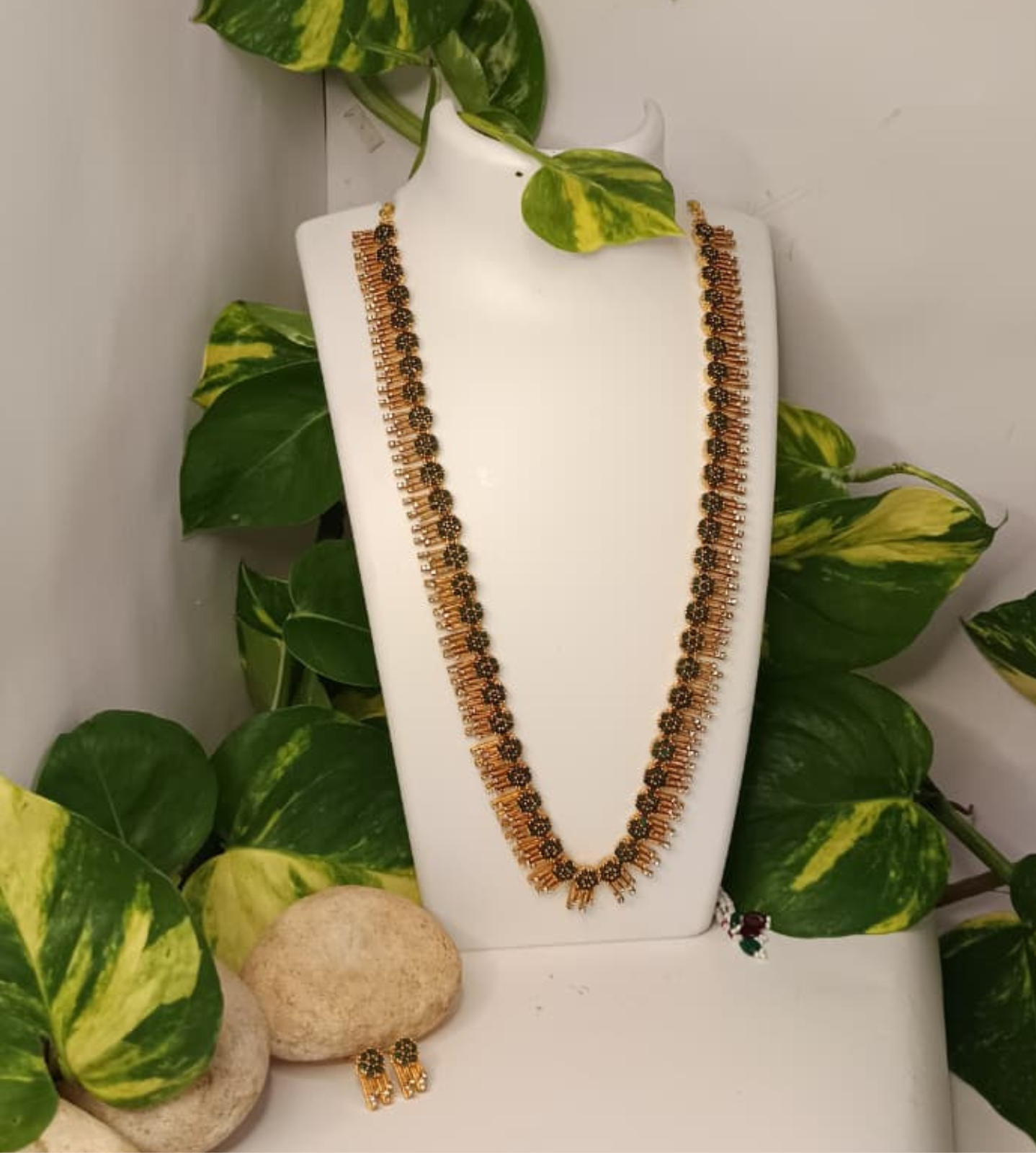 Apsara Haram temple jewellery set | Necklace + earrings - Image 3